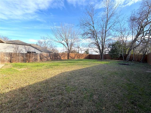 Building Photo - 1108 W Day St