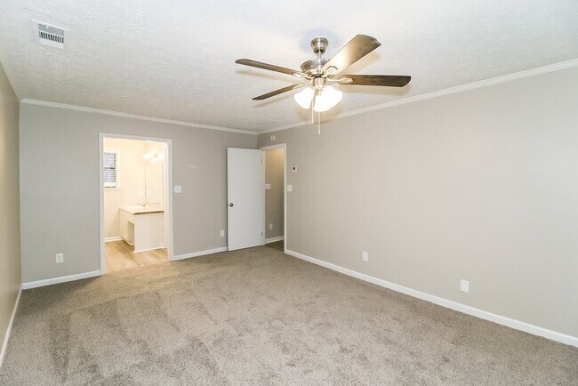 Building Photo - 3904 Loring Ln