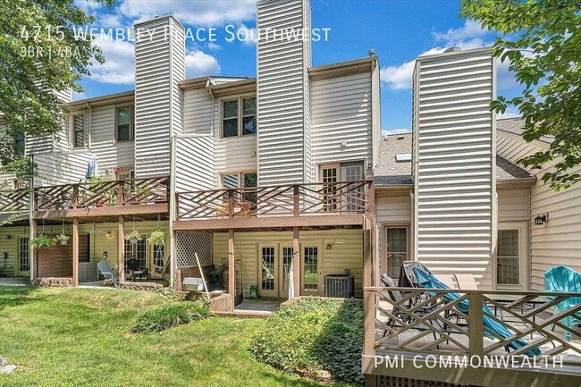 Building Photo - 4715 Wembley Pl SW
