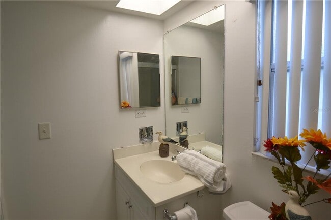 Building Photo - 2357 White Oak Cir
