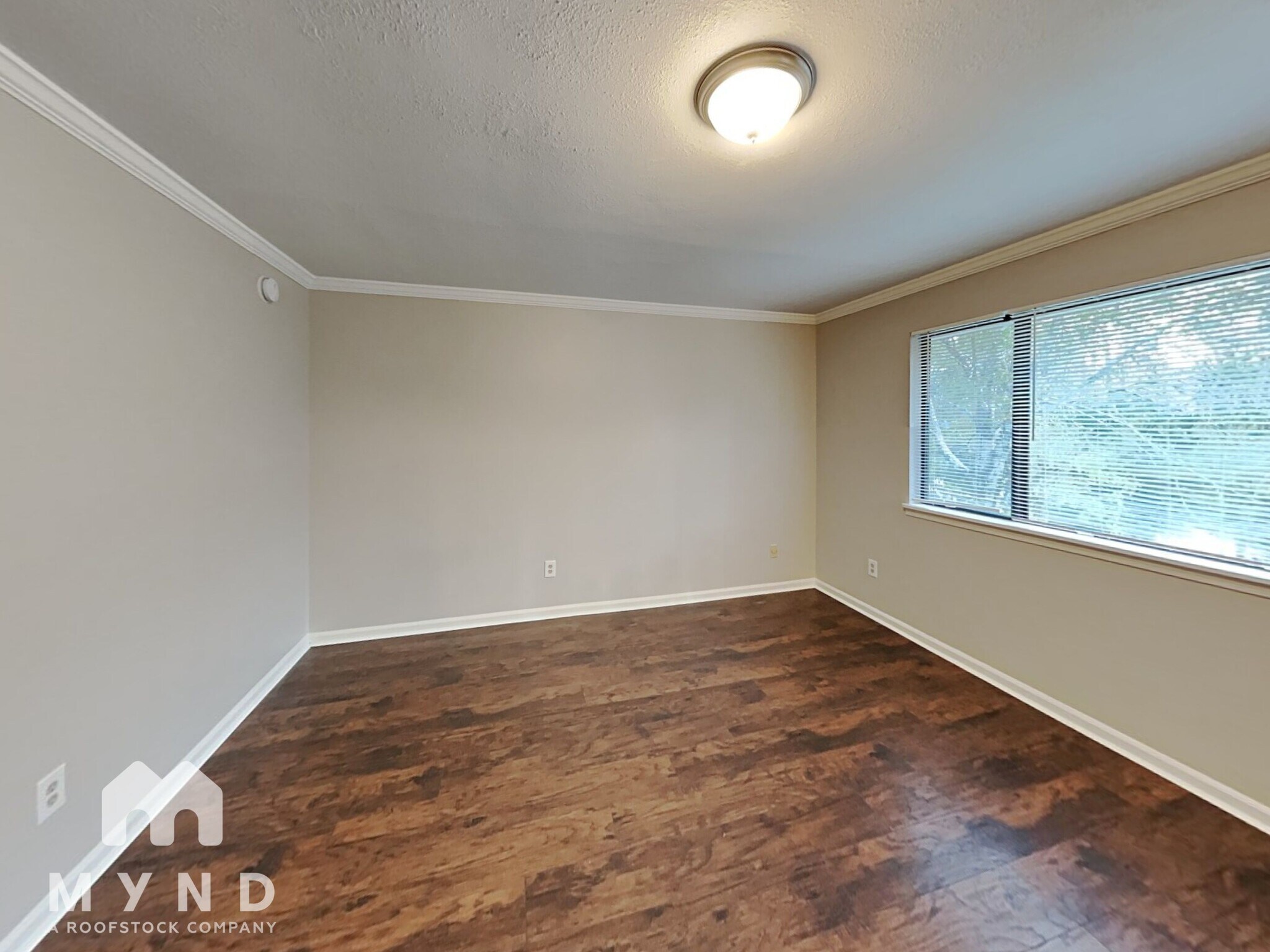Building Photo - 4320 Walnut Bend