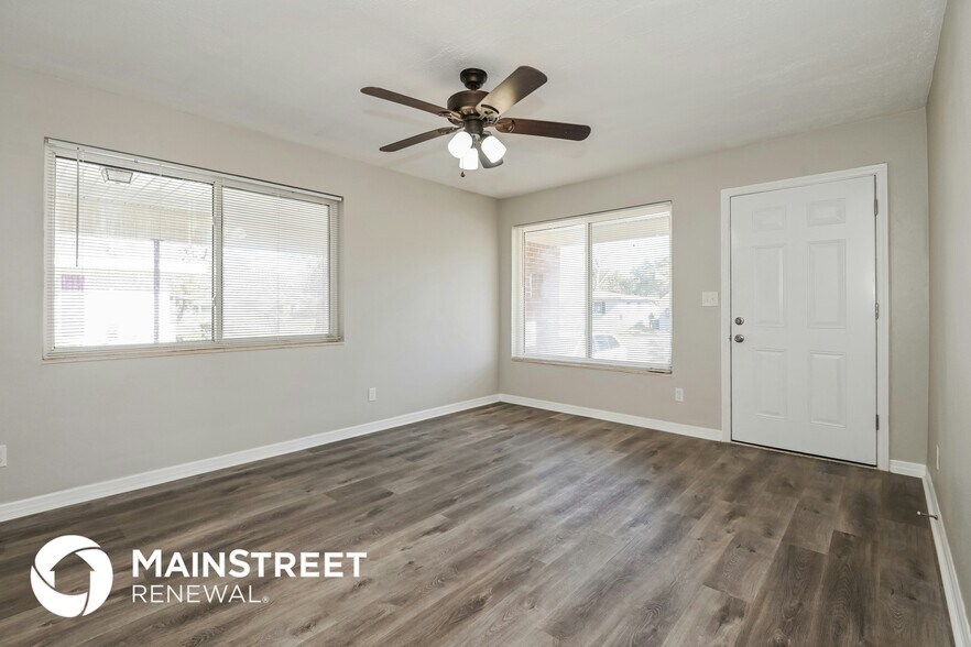 Building Photo - 4602 Anvers Blvd