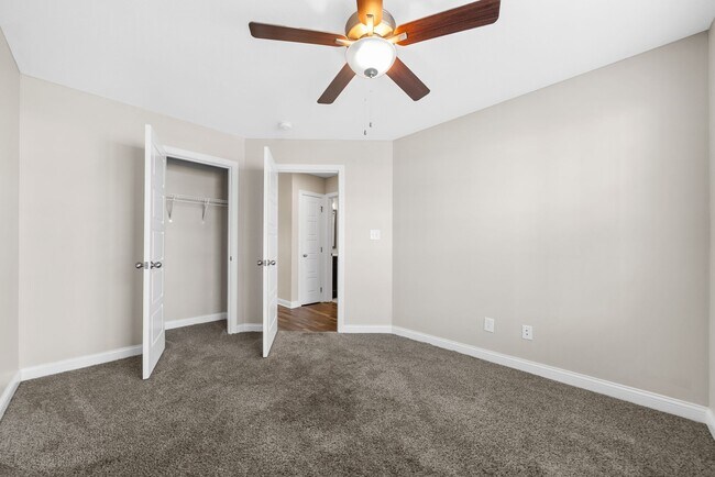 Building Photo - 1062 Whitney Dr