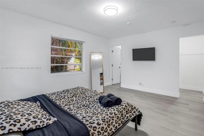 Building Photo - 230 NE 2nd Pl