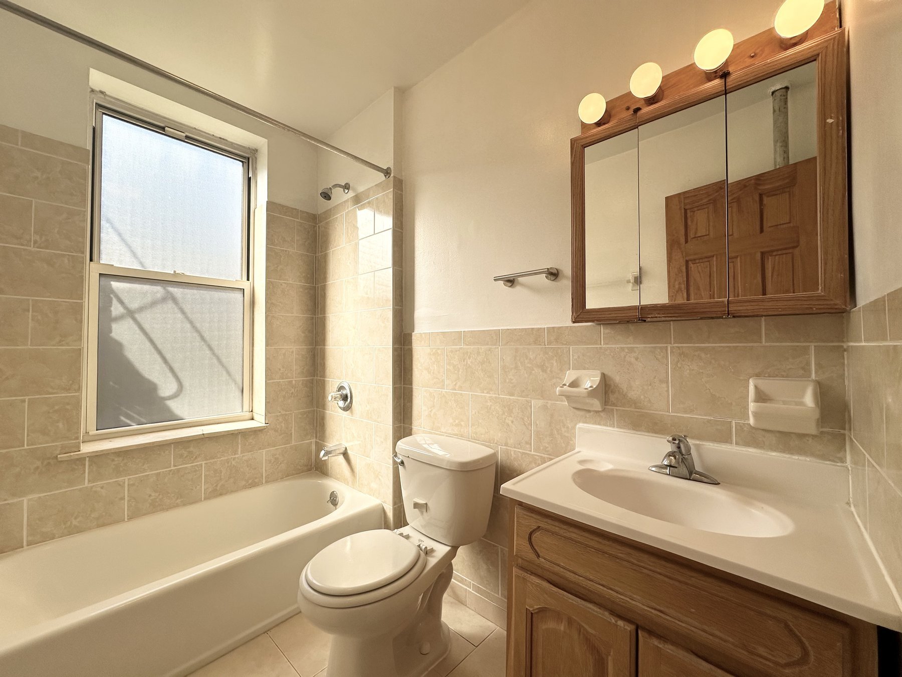 Building Photo - 707 W 171st St