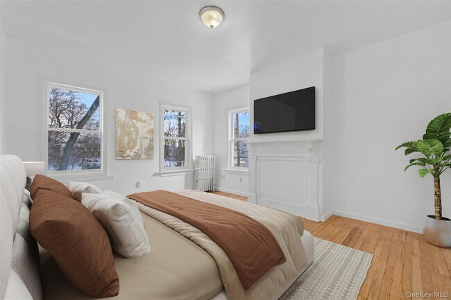 Building Photo - 457 1st St