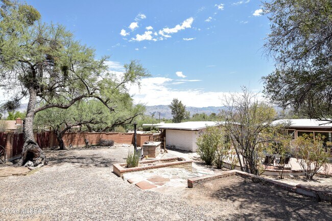 Building Photo - 6902 E Big Bear Dr