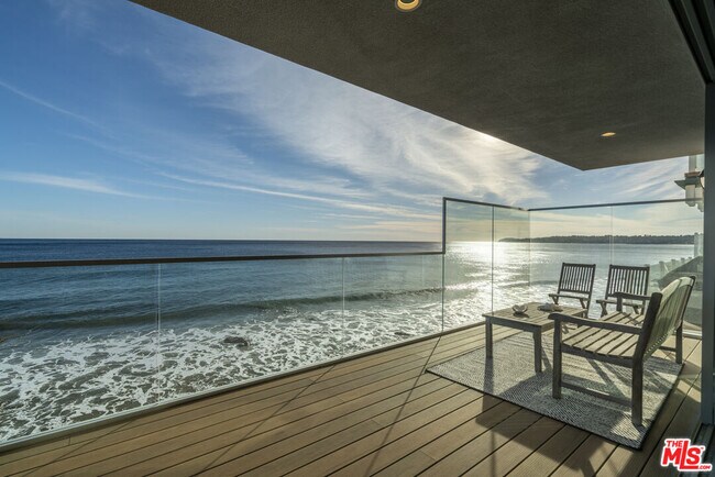 Building Photo - 27002 Malibu Cove Colony Dr