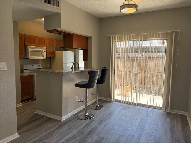 Building Photo - 7575 Cambridge St