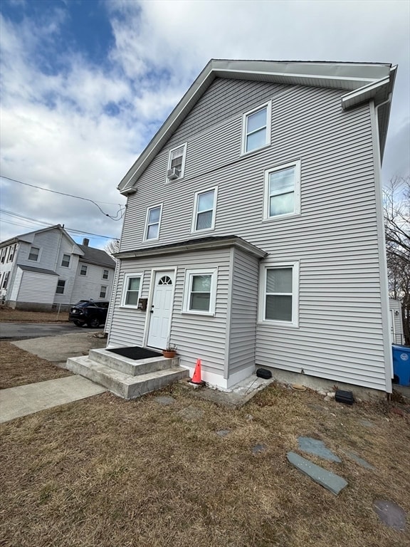 Building Photo - 86 Oak St