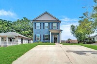 Building Photo - Walking distance to downtown Easley!