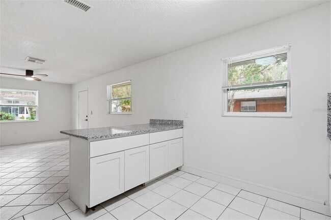 Building Photo - 7133 Pinewood Dr