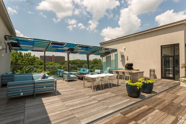 Building Photo - Infinity at the Park