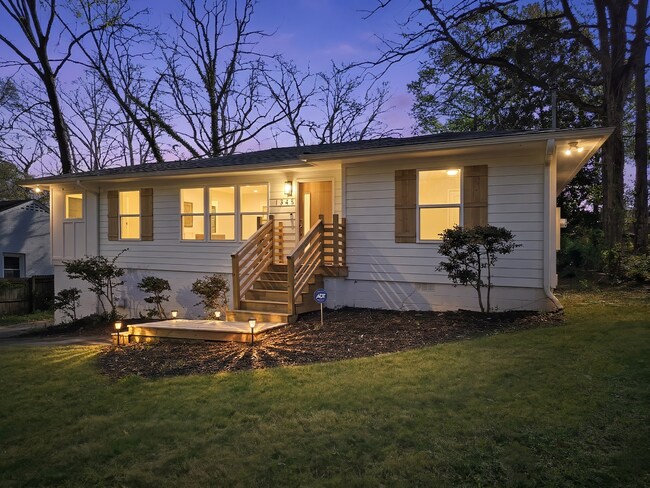 Building Photo - COMING SOON! Gorgeous 3 Bedroom 2 Bath ranch in Venetian Hills