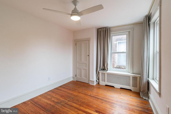 Building Photo - 503 Seville St
