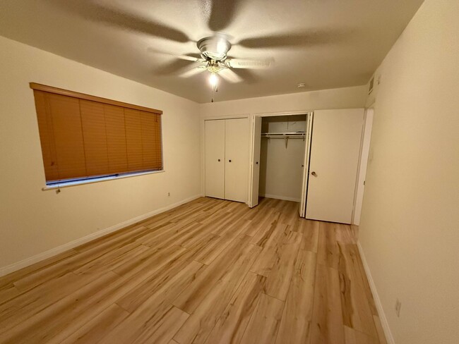 Building Photo - Clean 2 Bedroom / 1 Bathroom Condo Availab...