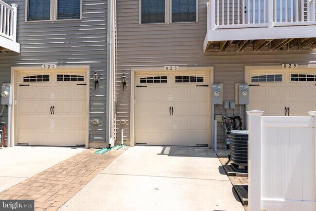 Building Photo - 823 Orchard Tree Rd
