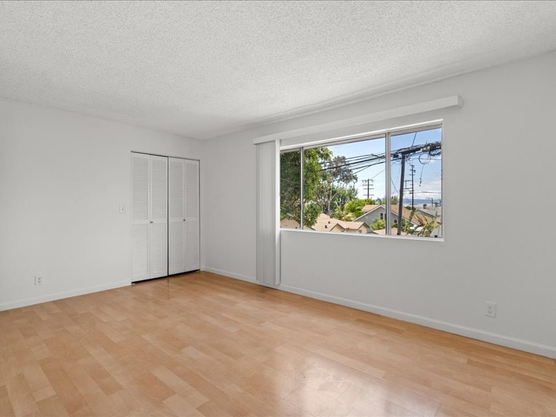Building Photo - 2210 Gaviota Ave