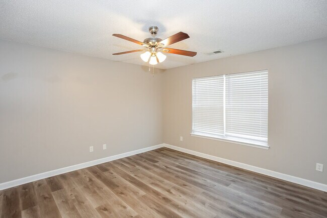 Building Photo - 4905 Aldersbrook Dr