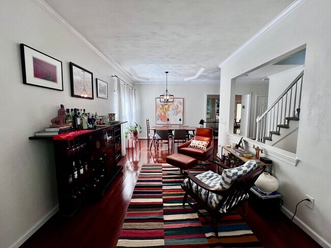Building Photo - Charming 4 Bedroom home Near Virginia Beac...
