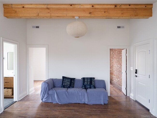 Building Photo - 702-704-704 Columbia St