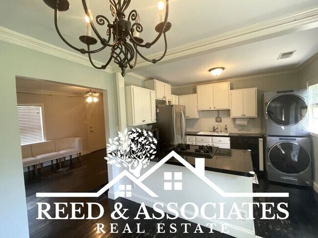 Building Photo - Updated Home Located in Berclair Area~