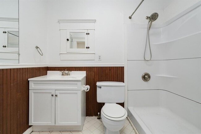 Building Photo - 304 W 35th St