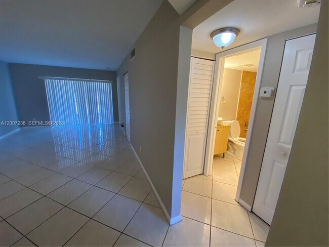 Building Photo - 3399 Foxcroft Rd