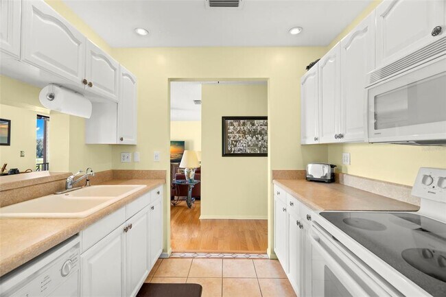Building Photo - 412 Moorings Cove Dr
