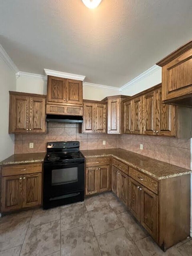 Building Photo - 195 Ashland Dr