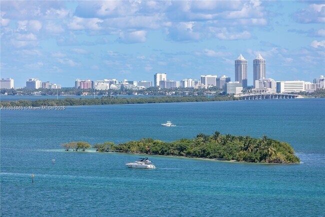 Primary Photo - 1800 N Bayshore Dr