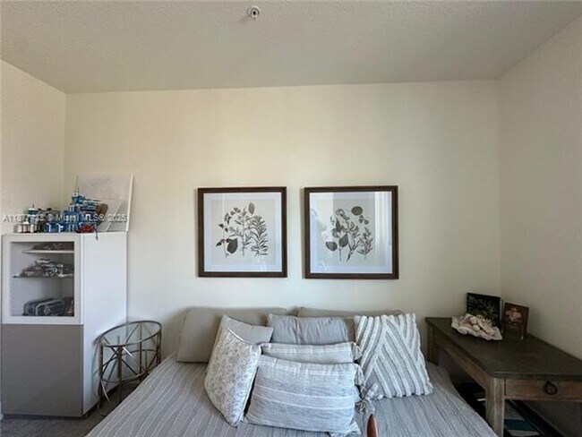 Building Photo - 4640 NW 84th Ave