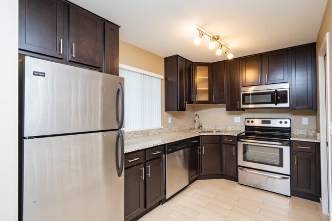 Building Photo - River Ridge Place