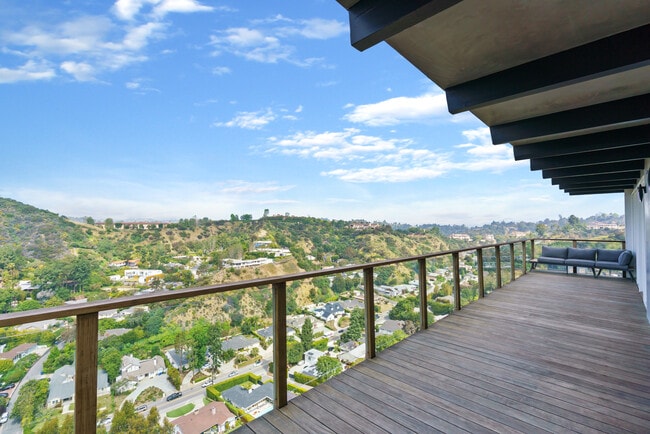 Building Photo - 2235 Gloaming Way