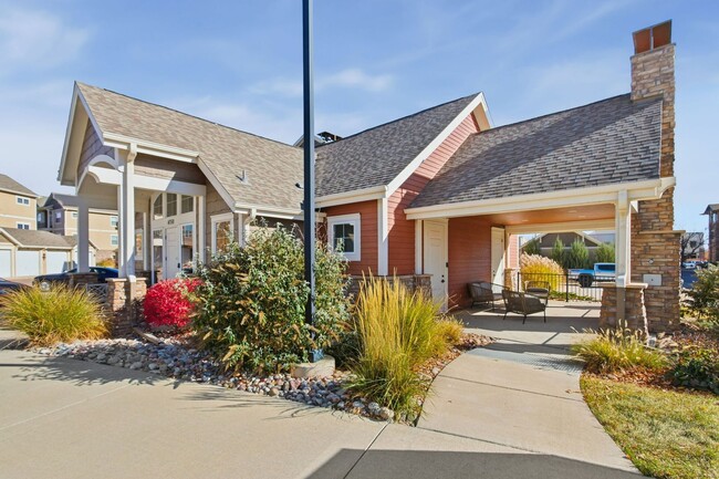 Building Photo - Bright and Modern Condo in Ideal Location with Detached Garage