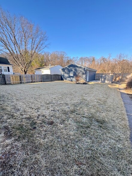 Building Photo - 2422 1st St