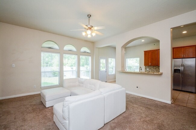 Building Photo - 3848 Armand Dr