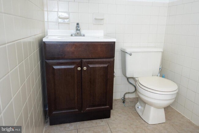 Building Photo - 2309 E York St