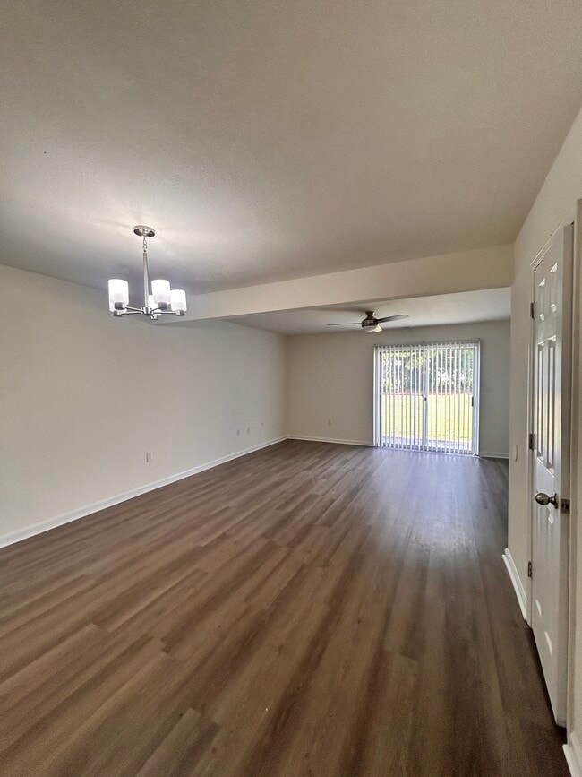Building Photo - 1121 Fords Pointe Cir