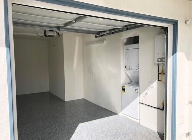 Building Photo - 248 Avenida Cabrillo