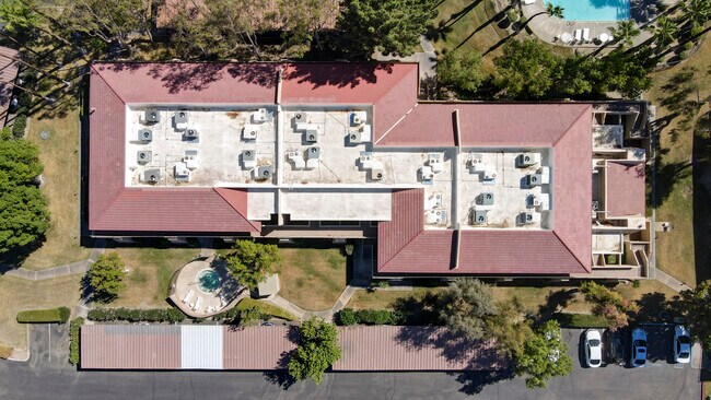 Building Photo - 2820 N Arcadia Ct