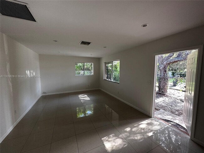 Building Photo - 566 NW 95th St