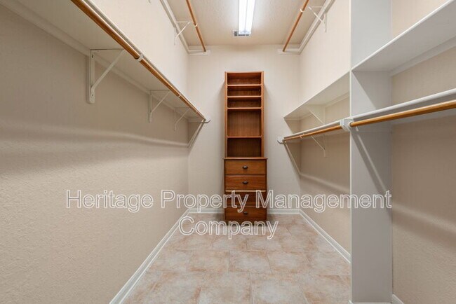 Building Photo - 2162 River Way