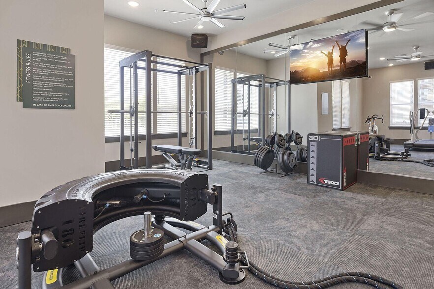 Building Photo - 2165 Nolensville Pk