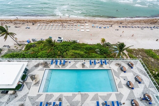Building Photo - 3951 S Ocean Dr