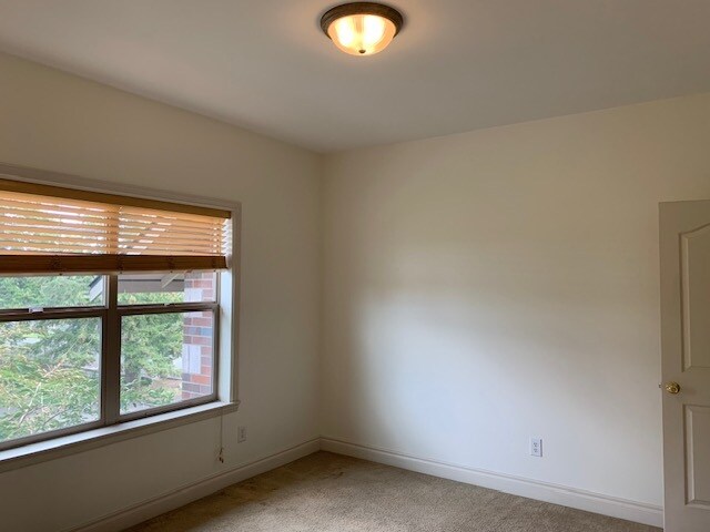 Primary bedroom - 1991 Alder St