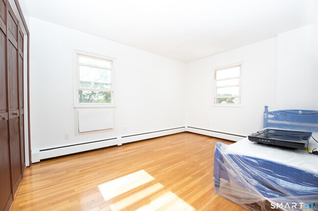 Building Photo - 153 Cherry Hill Dr