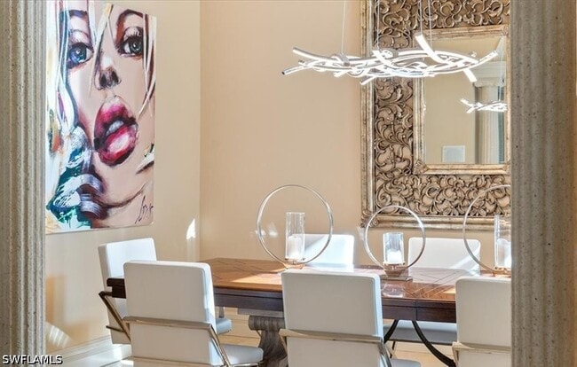 Building Photo - 550 21st Ave S