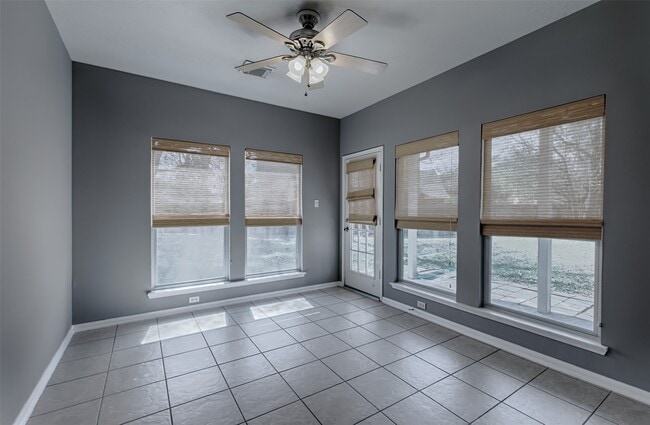 Building Photo - 4018 Old Pine Grove Dr