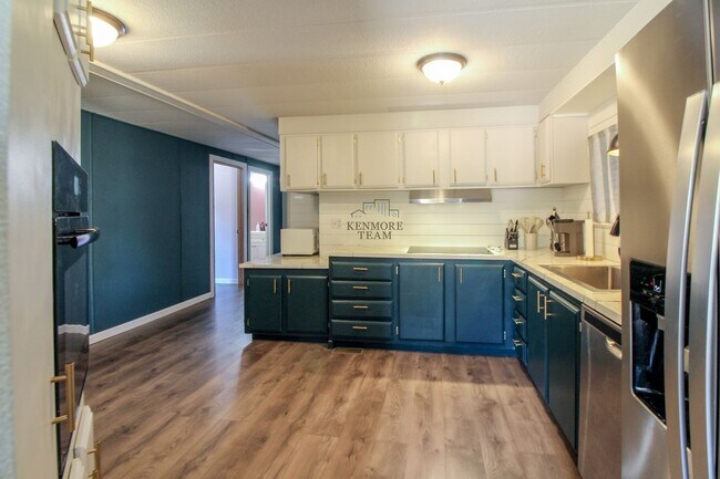 Building Photo - 2 Bed, 2 Bath Home in Kennewick with a SHOP!